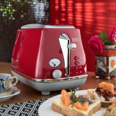 DeLonghi Icona Capitals 900W Rd - Stylish Electric Kettle for Perfect Brews